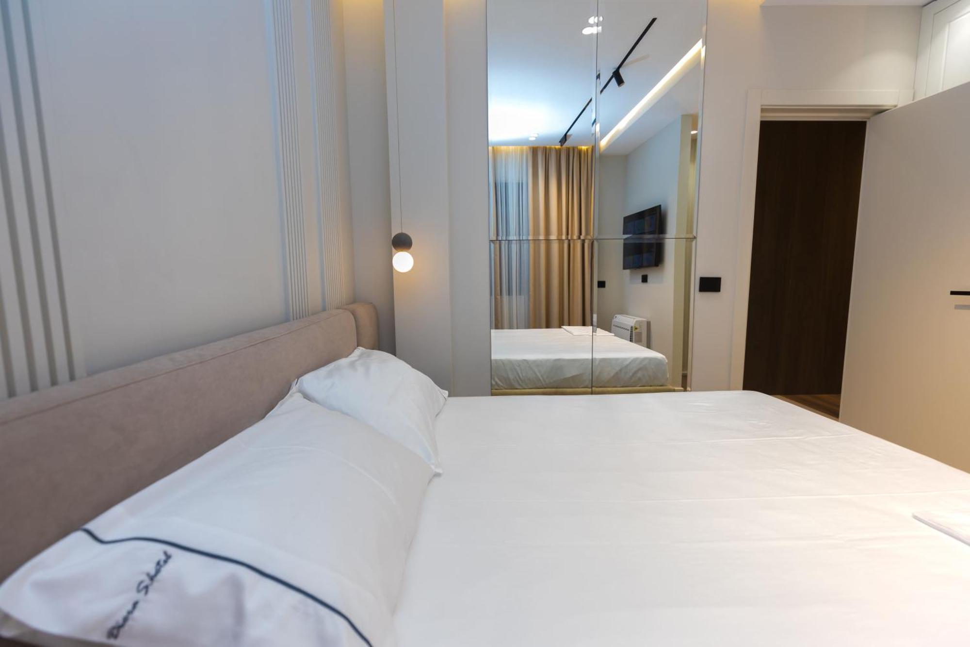 Diora'S Hotel And Apartments Влёра Экстерьер фото