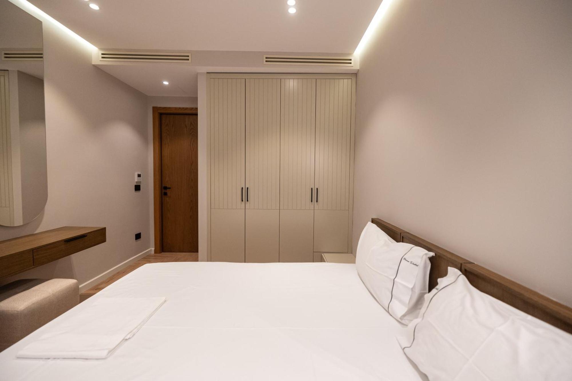 Diora'S Hotel And Apartments Влёра Экстерьер фото